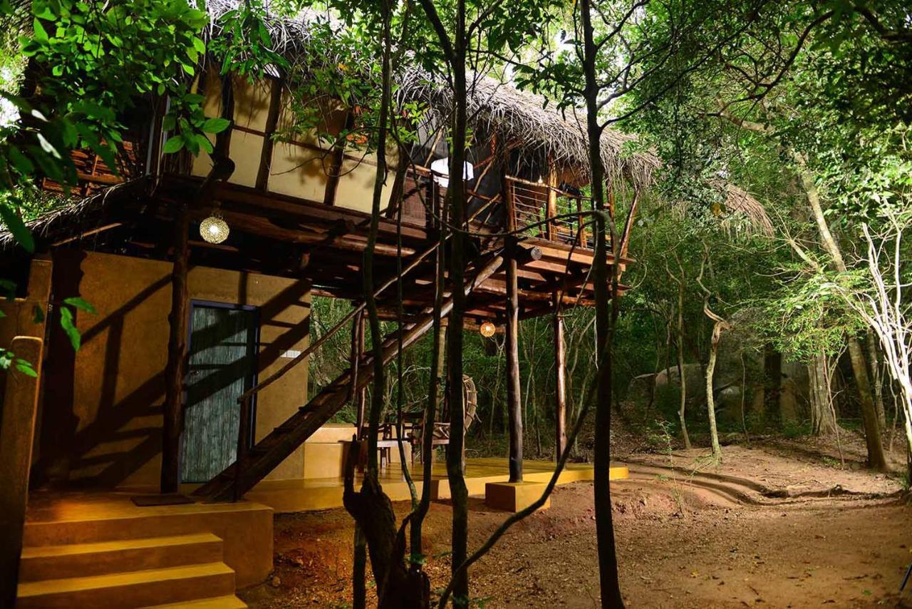 Back Of Beyond - Pidurangala Villa Sigiriya Ngoại thất bức ảnh